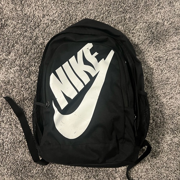 Nike Black and White Men's Backpack - Picture 1 of 1